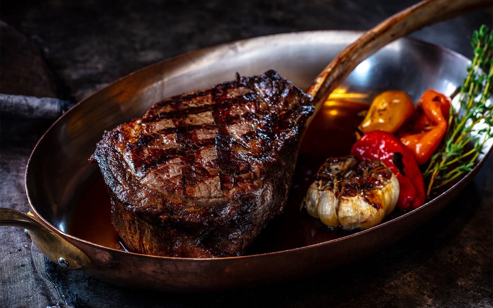 Steak poêlé et ail rôti au Bourbon Steak