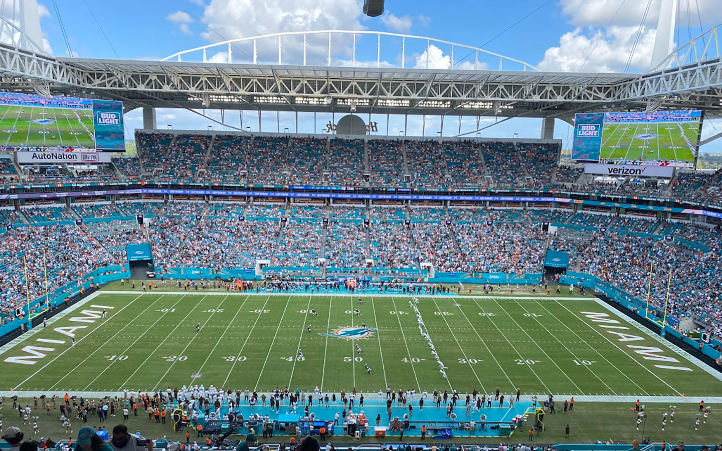 Jogo Dolphin e Raiders